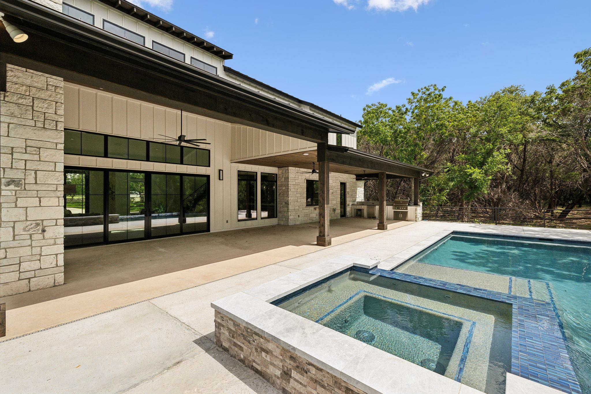 236 Riverfront Dr, New Braunfels, TX 78132