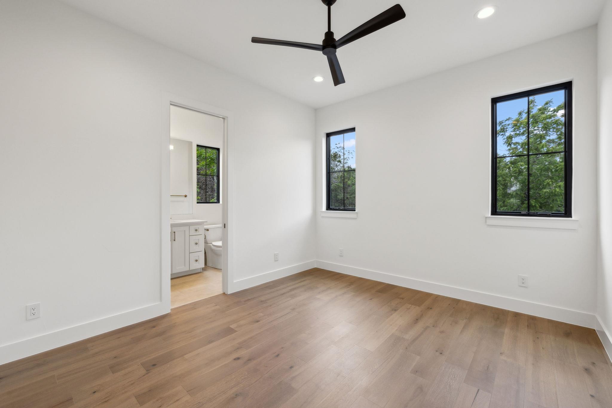 236 Riverfront Dr, New Braunfels, TX 78132