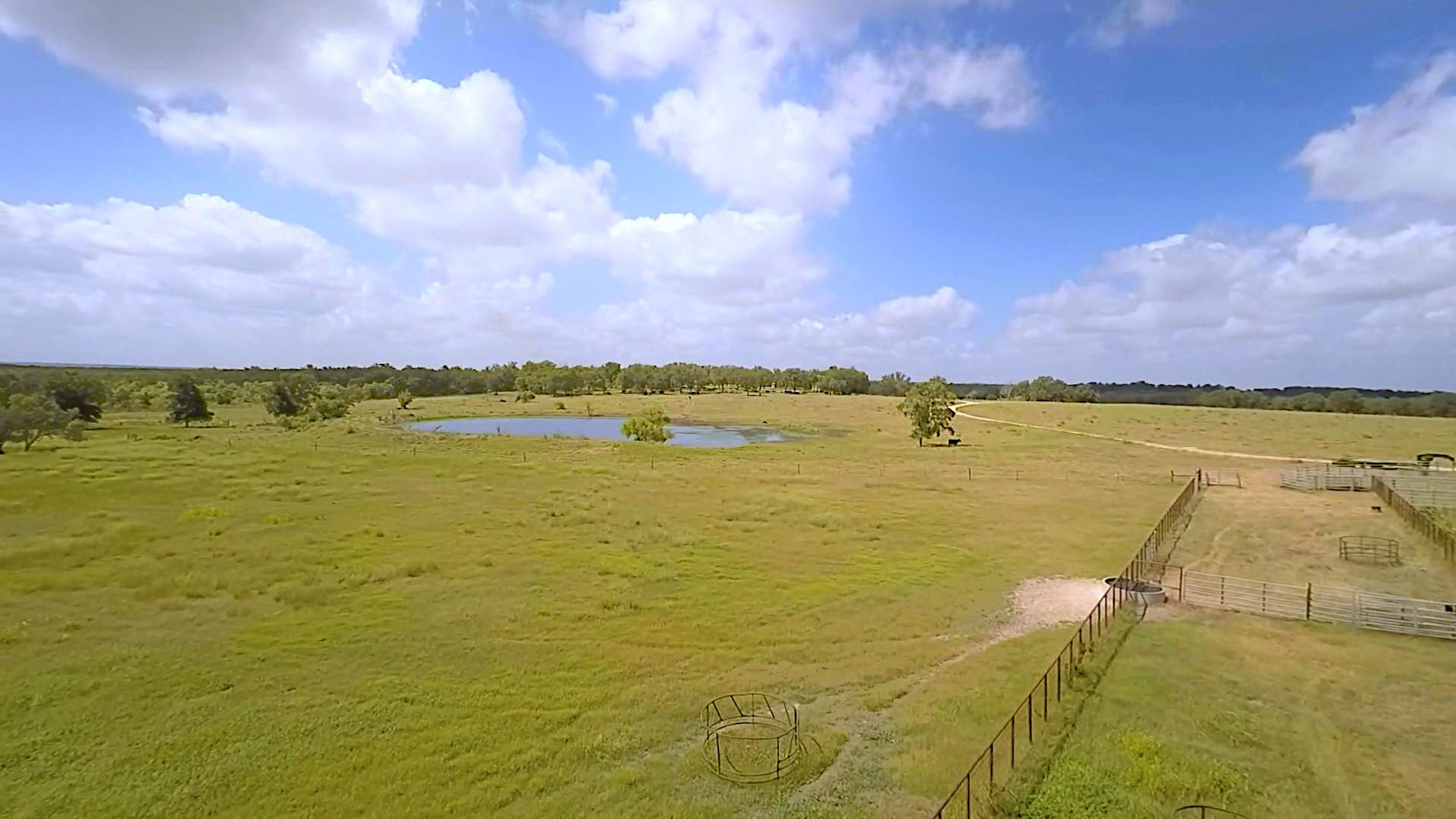 2464 County Road 249, Luling, TX 78648
