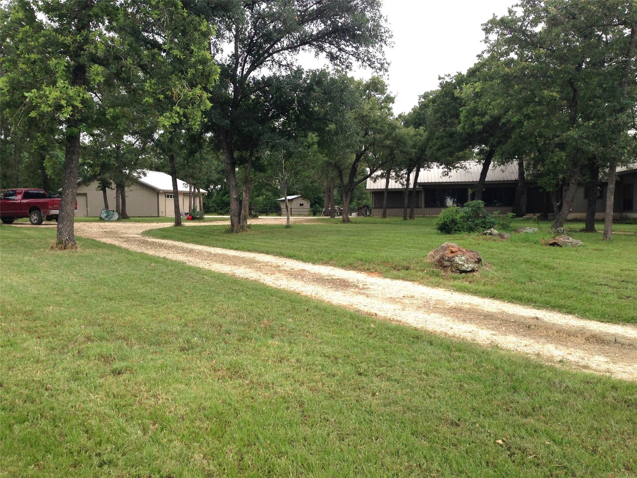 2464 County Road 249, Luling, TX 78648
