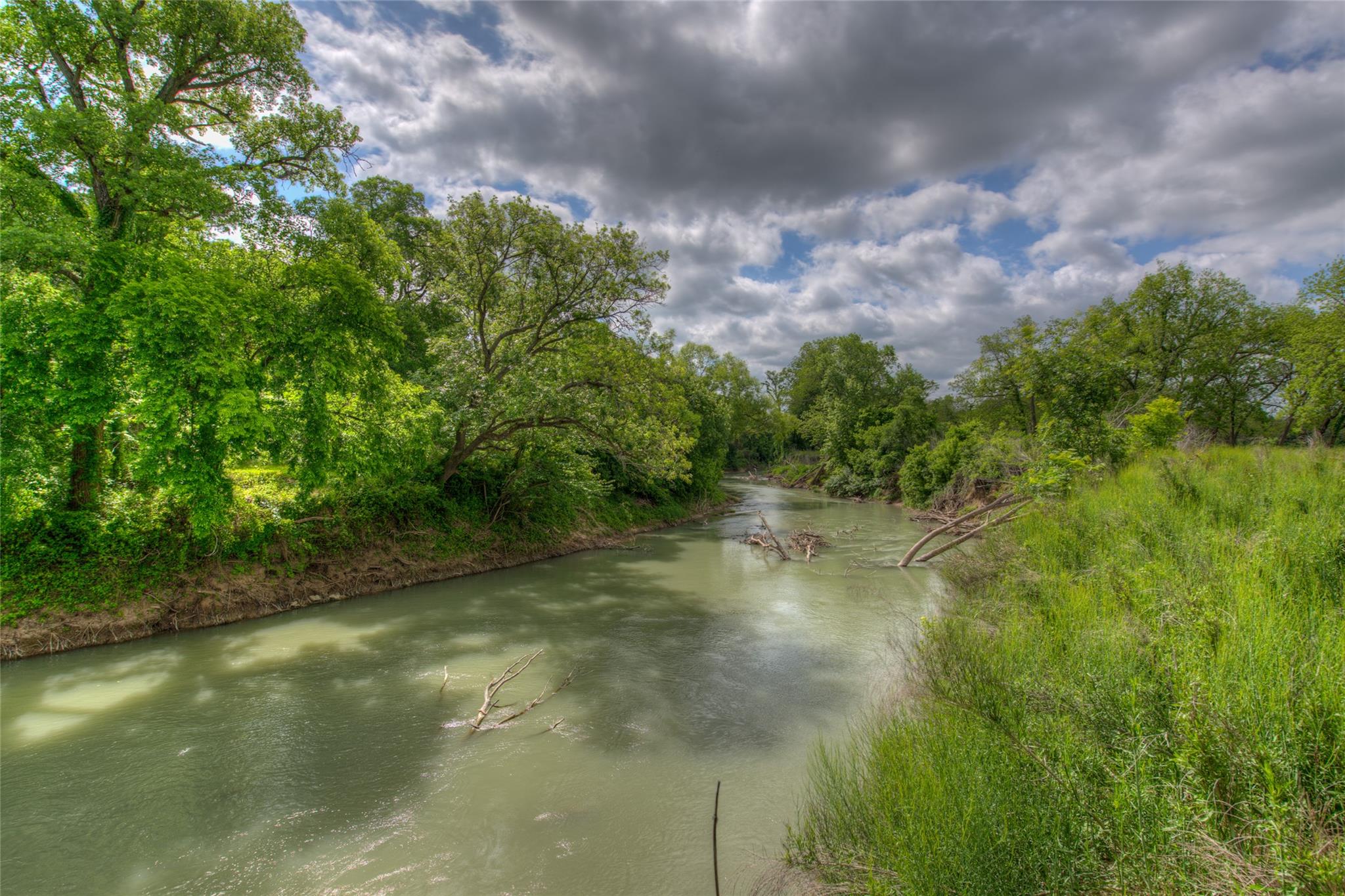 2464 County Road 249, Luling, TX 78648