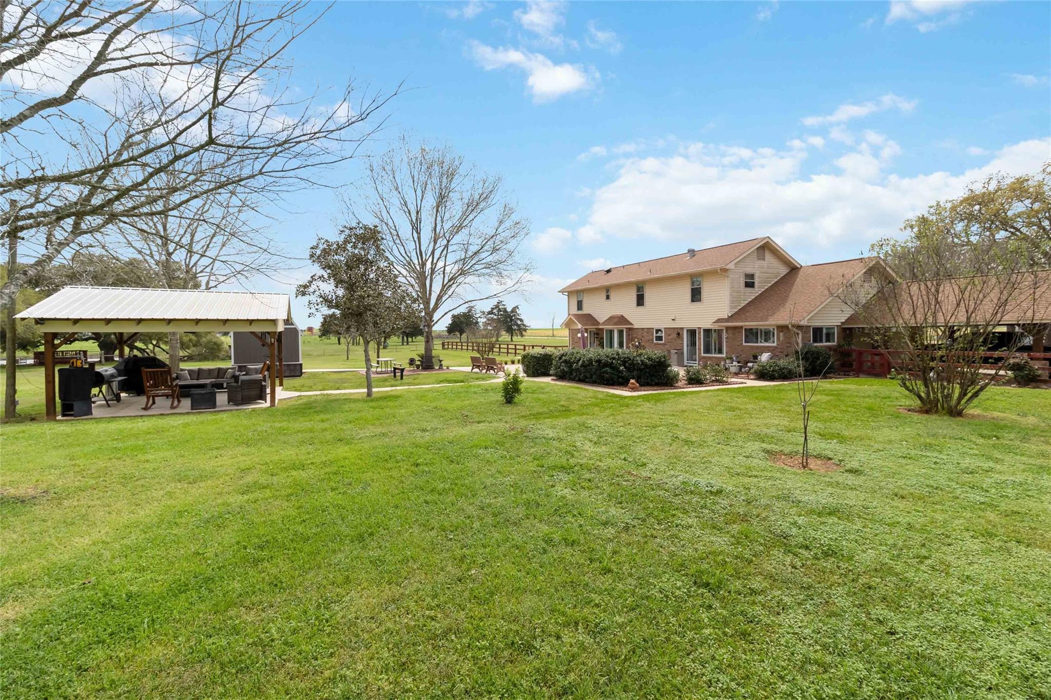 275 Saegert Rd, Paige, TX 78659