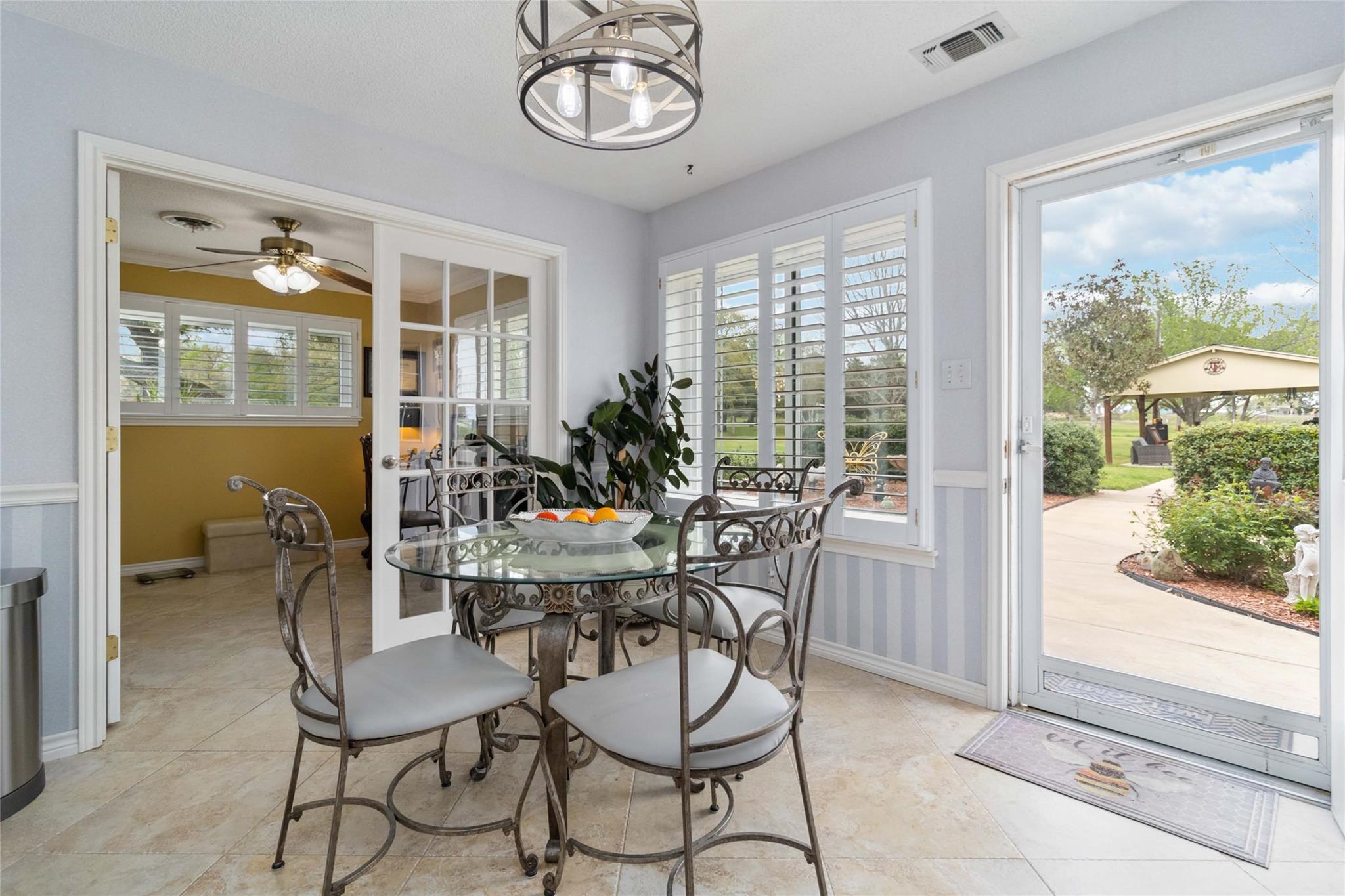 275 Saegert Rd, Paige, TX 78659