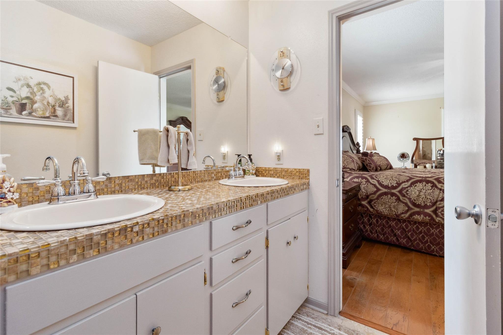275 Saegert Rd, Paige, TX 78659