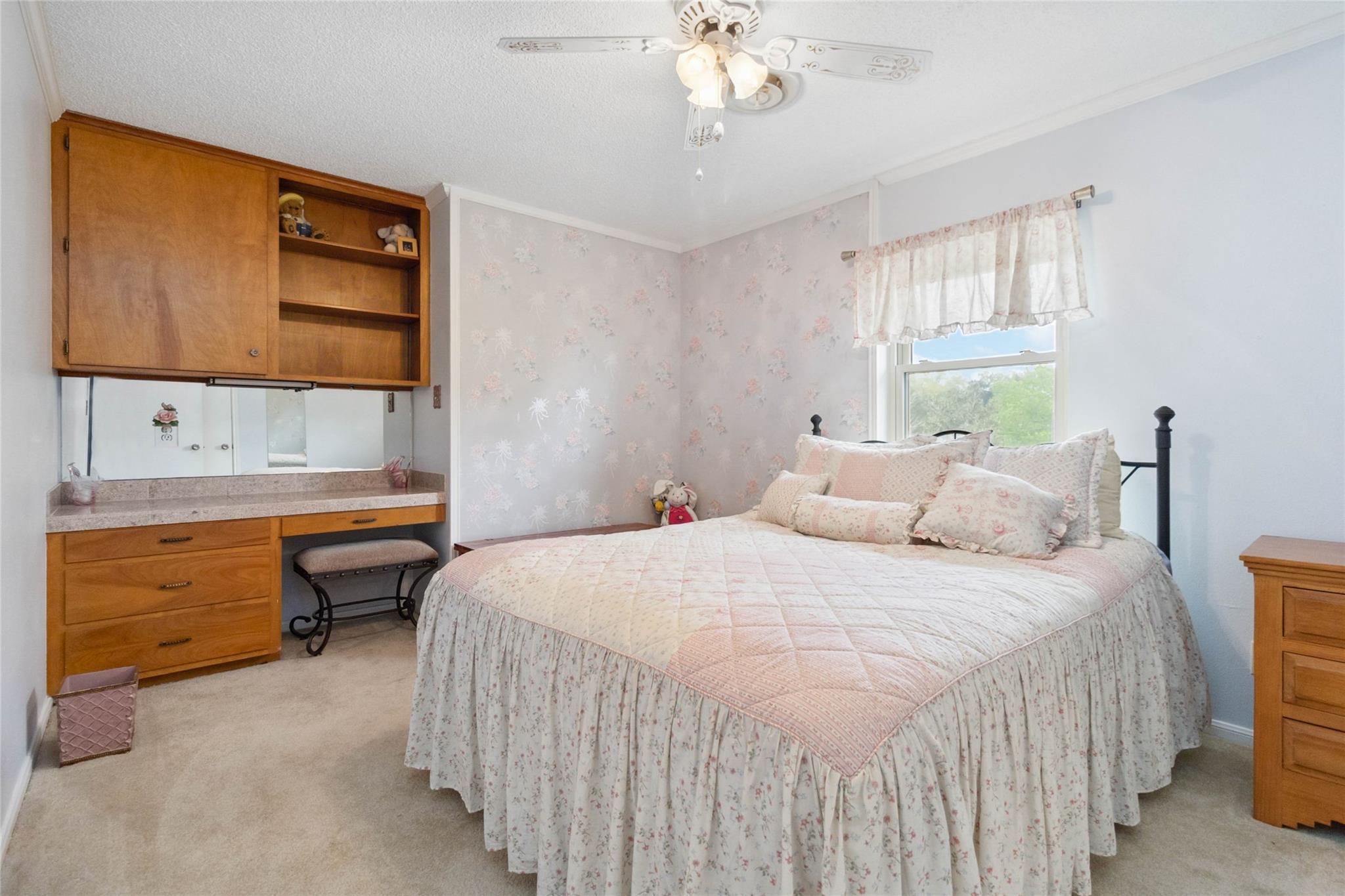 275 Saegert Rd, Paige, TX 78659