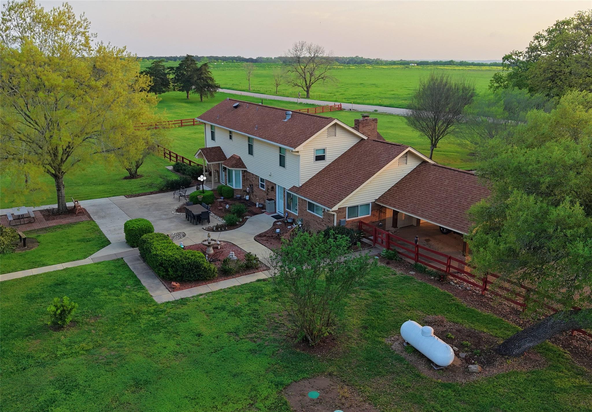 275 Saegert Rd, Paige, TX 78659