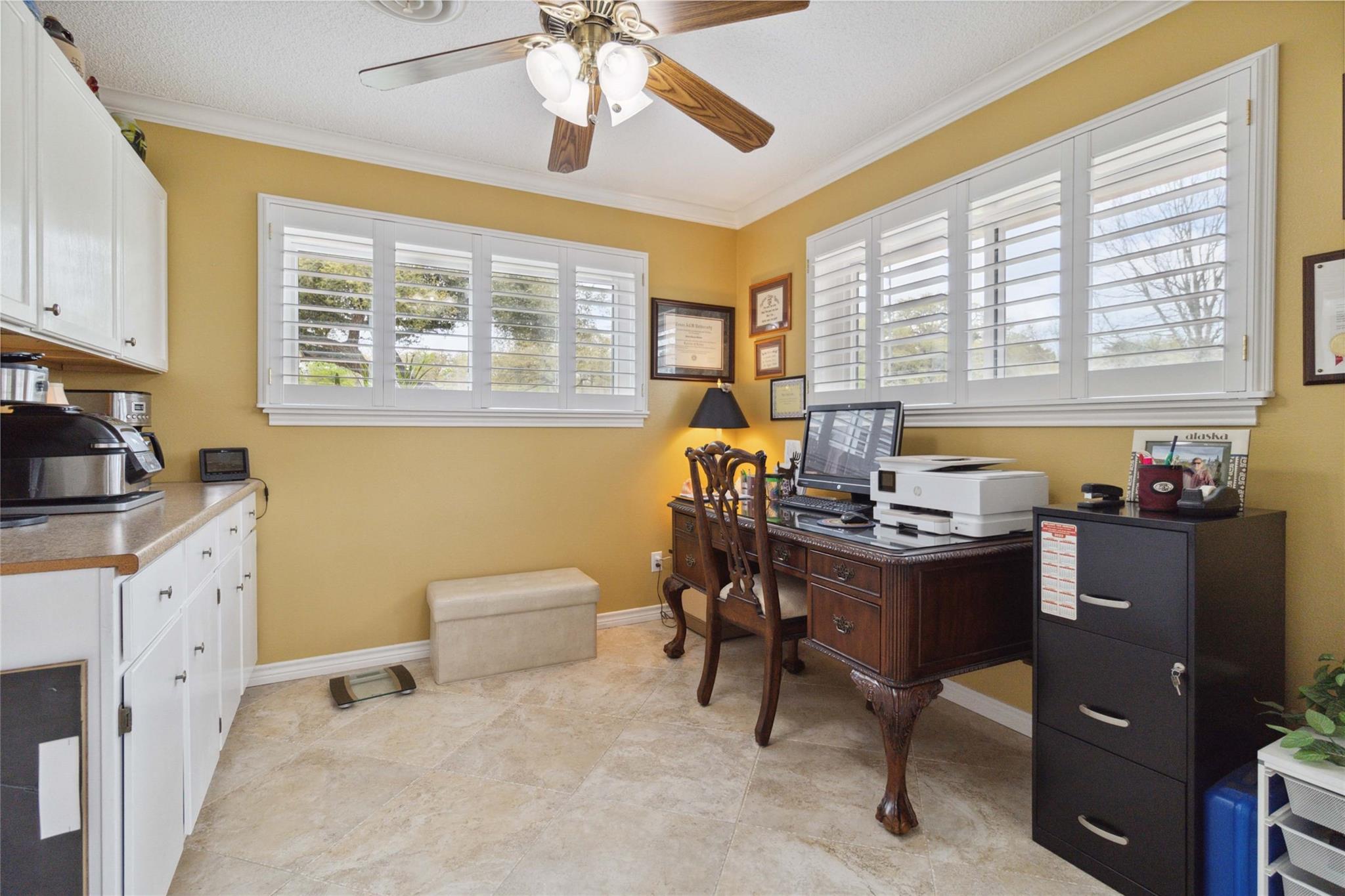 275 Saegert Rd, Paige, TX 78659
