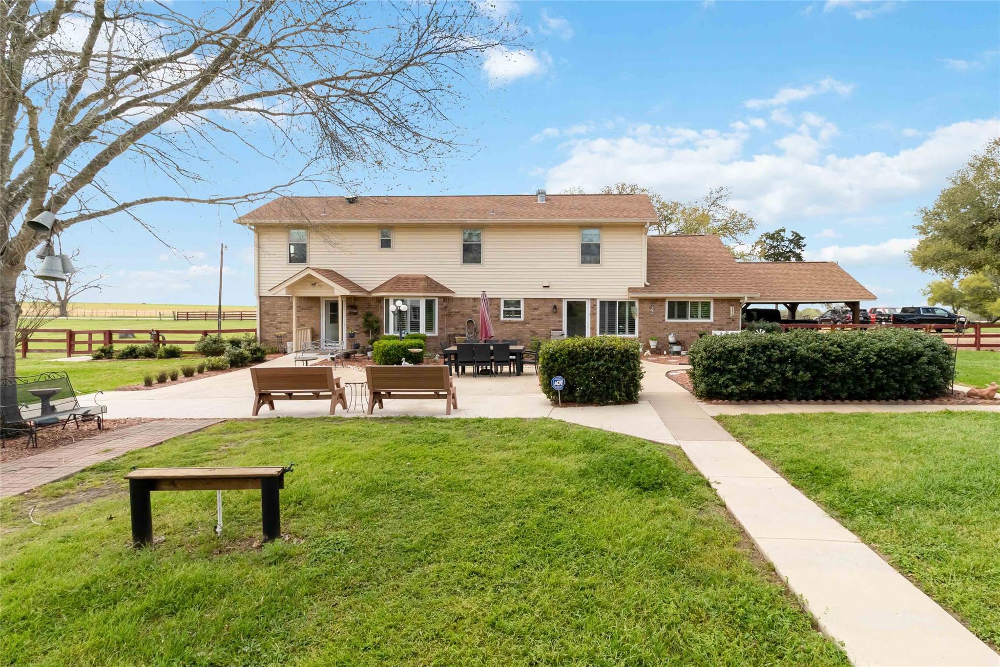 275 Saegert Rd, Paige, TX 78659