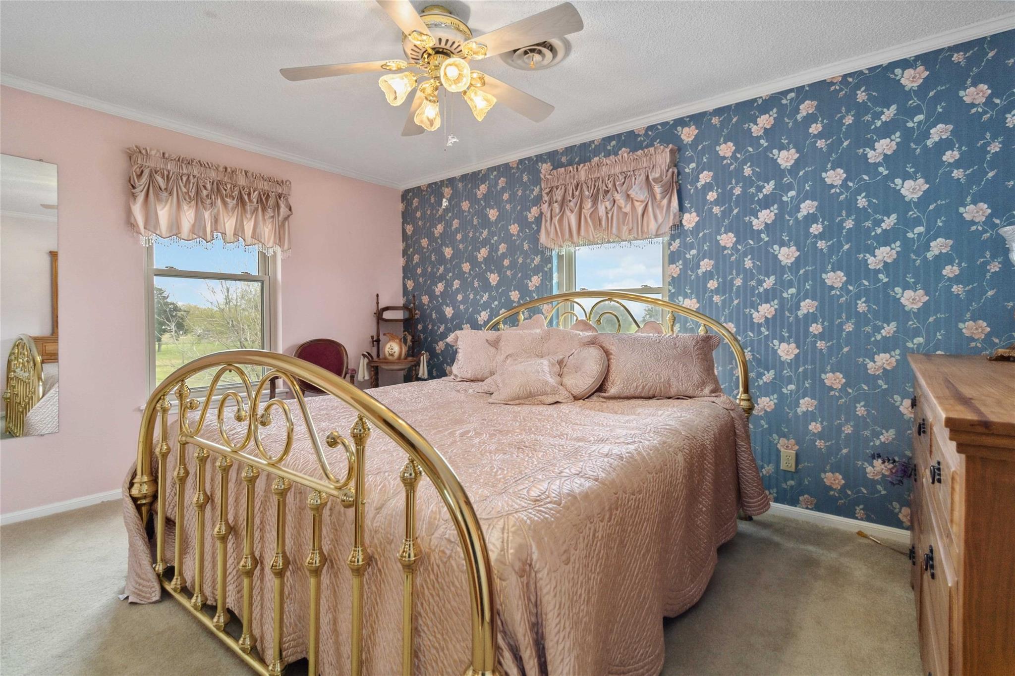 275 Saegert Rd, Paige, TX 78659