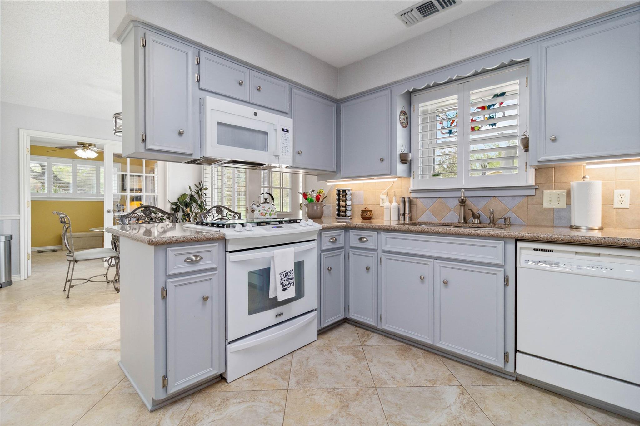 275 Saegert Rd, Paige, TX 78659