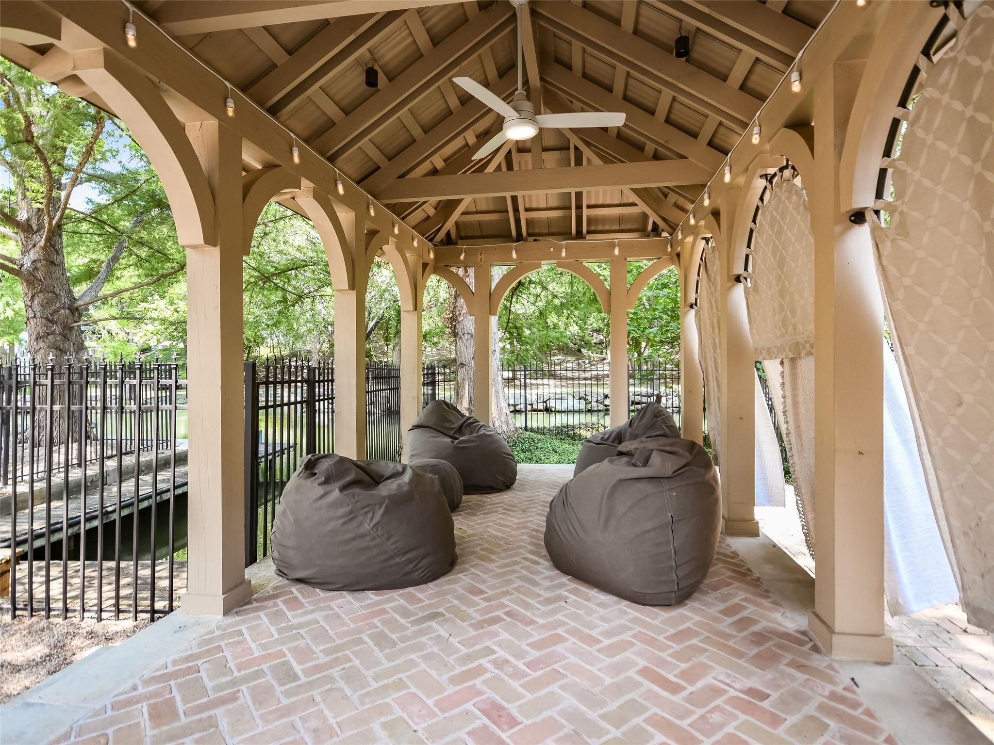 4511 ISLAND Cv, Austin, TX 78731