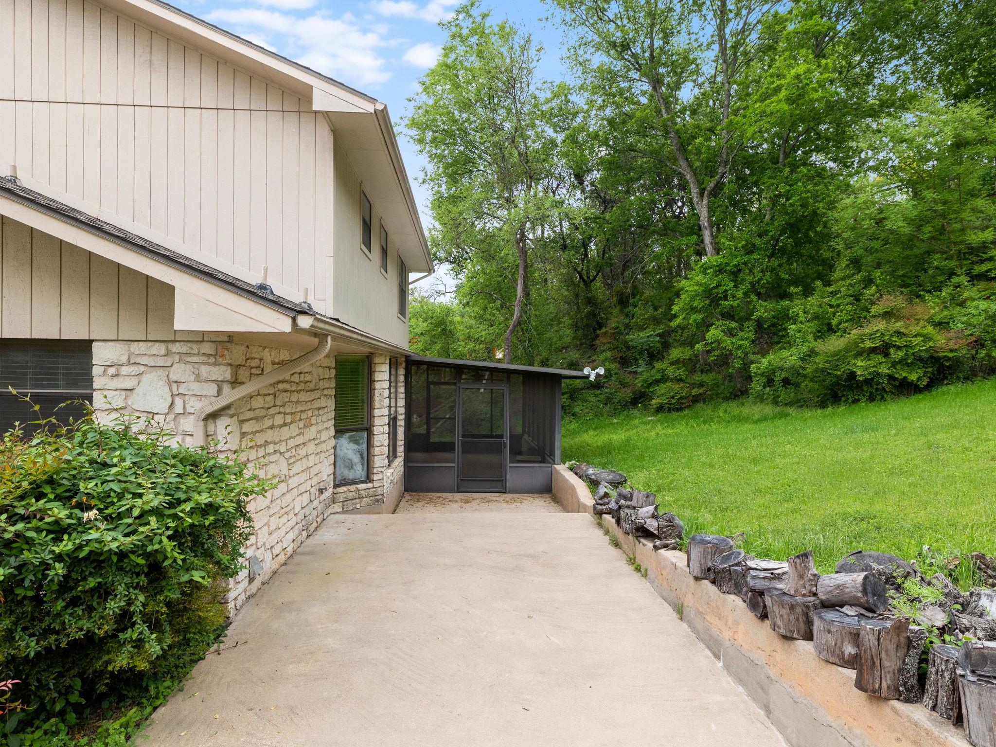 9305 Rolling Oaks Trl, Austin, TX 78750