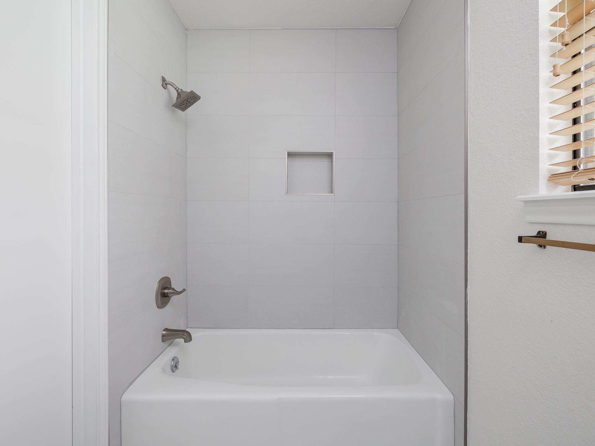 9305 Rolling Oaks Trl, Austin, TX 78750