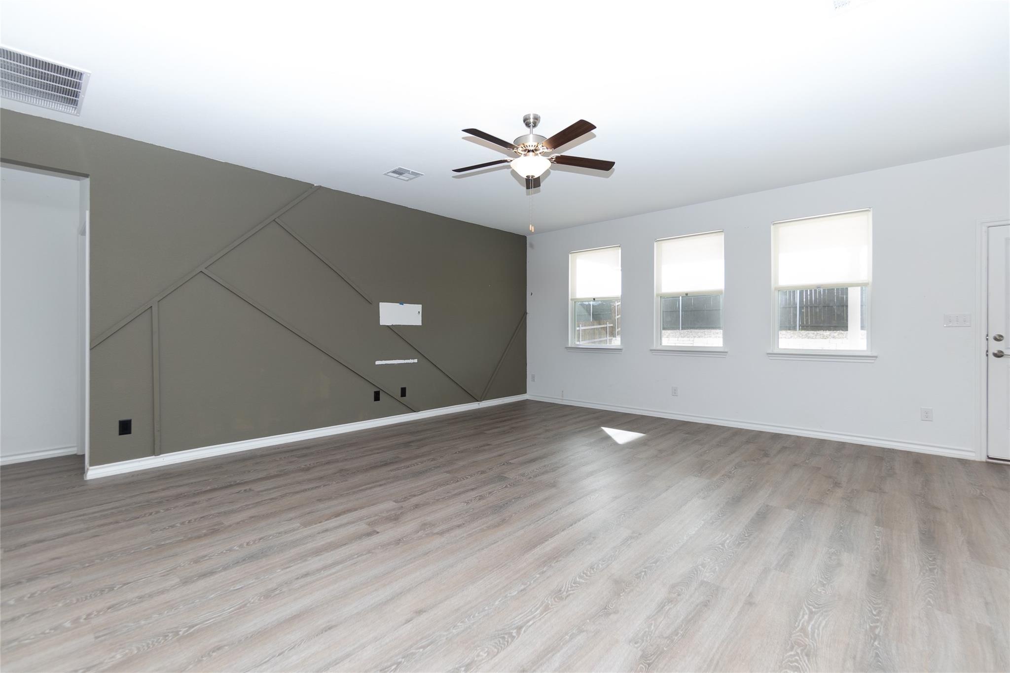 109 Stinchcomb Rd, Hutto, TX 78634