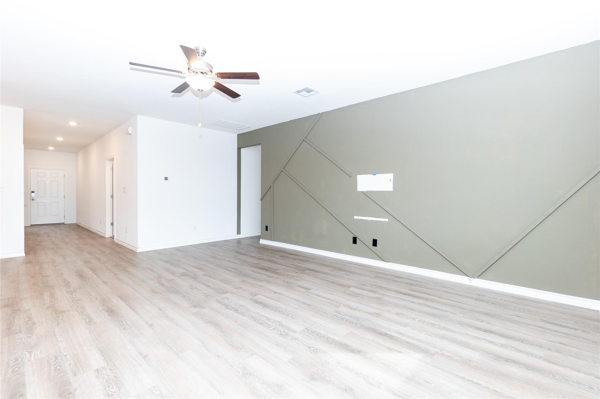 109 Stinchcomb Rd, Hutto, TX 78634