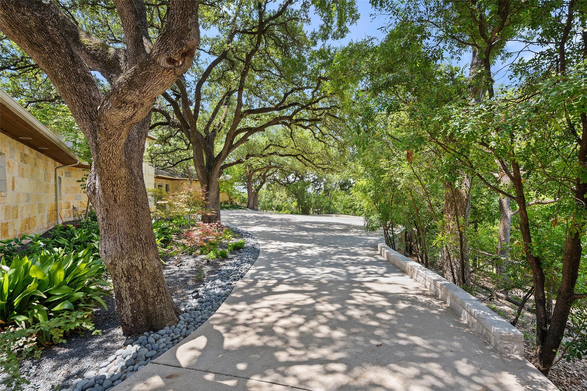 706 Las Lomas Dr, West Lake Hills, TX 78746