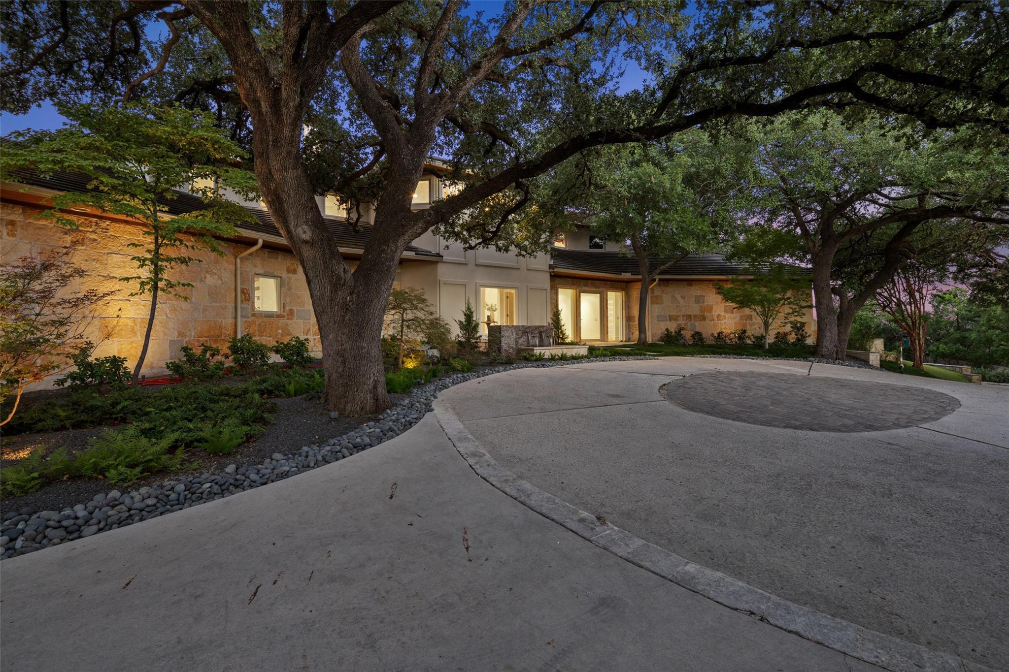 706 Las Lomas Dr, West Lake Hills, TX 78746