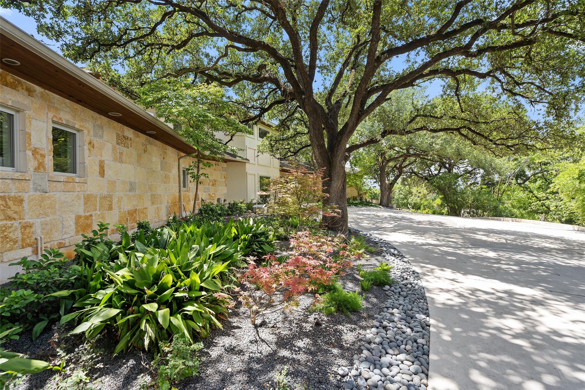 706 Las Lomas Dr, West Lake Hills, TX 78746