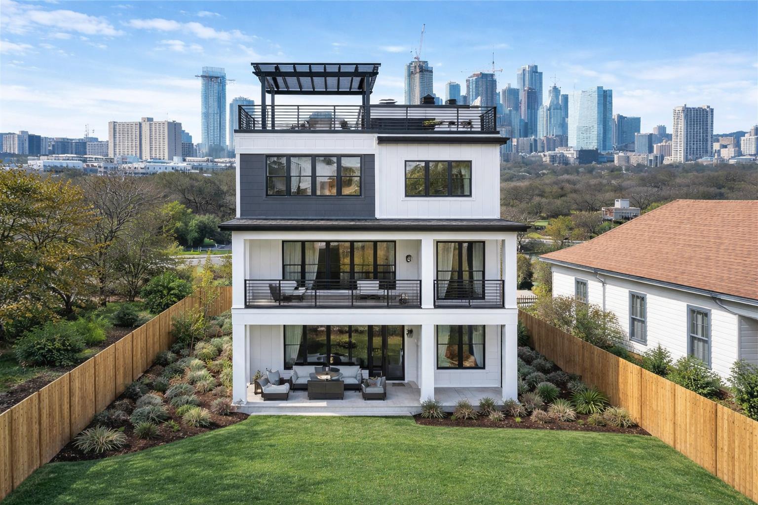 33 Chalmers Ave, Austin, TX 78702