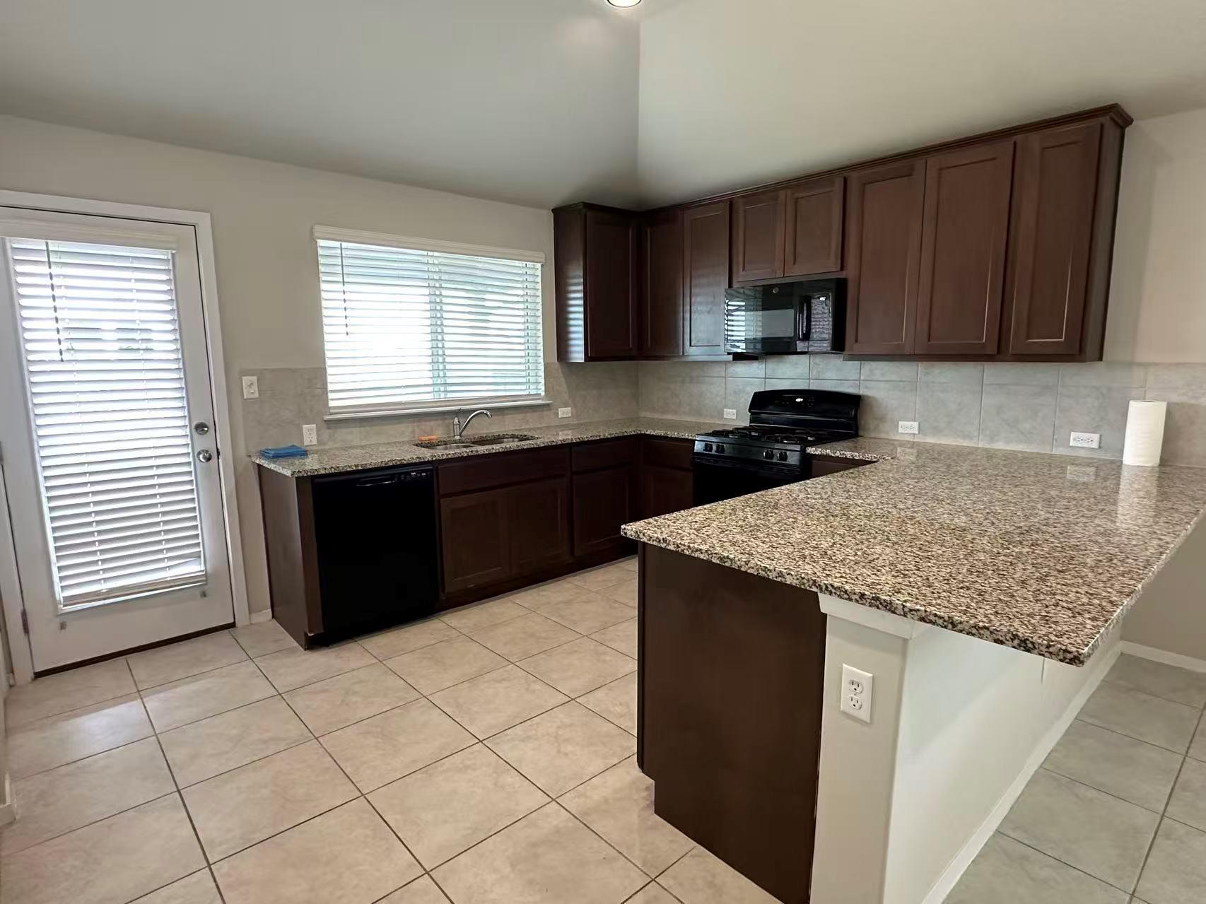 251 Tempest Trl, Maxwell, TX 78656