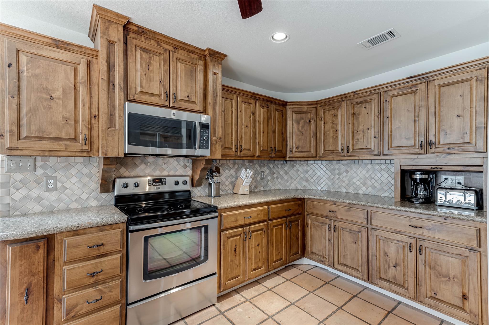 1078 Hillside Vw, New Braunfels, TX 78132