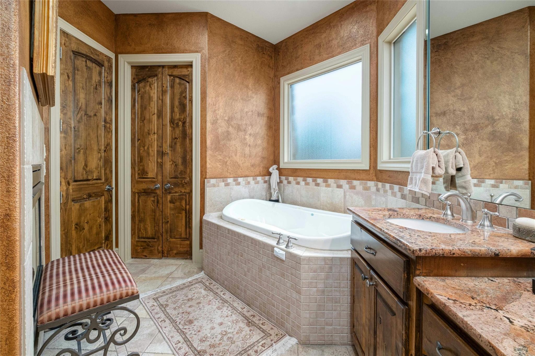 408 Golden Bear Dr, Austin, TX 78738