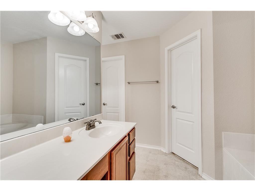 524 Castebar Dr, Round Rock, TX 78664