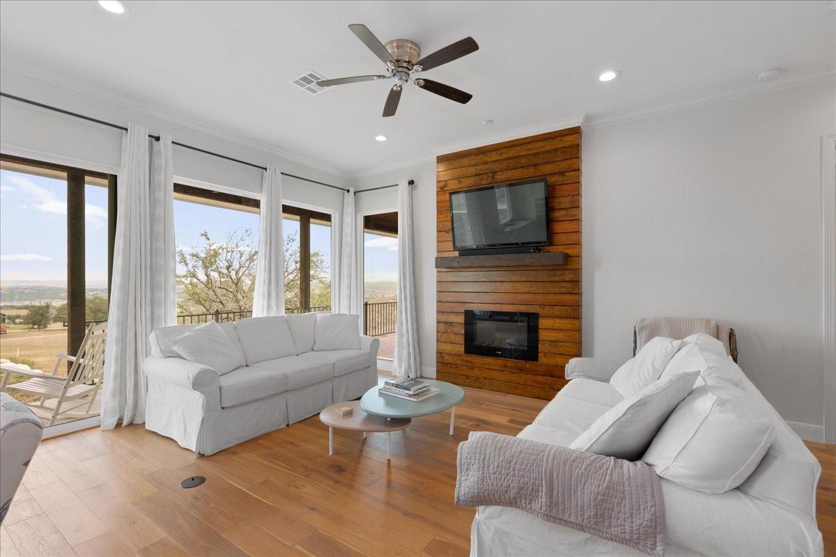 20913 Nimitz Ave, Lago Vista, TX 78645