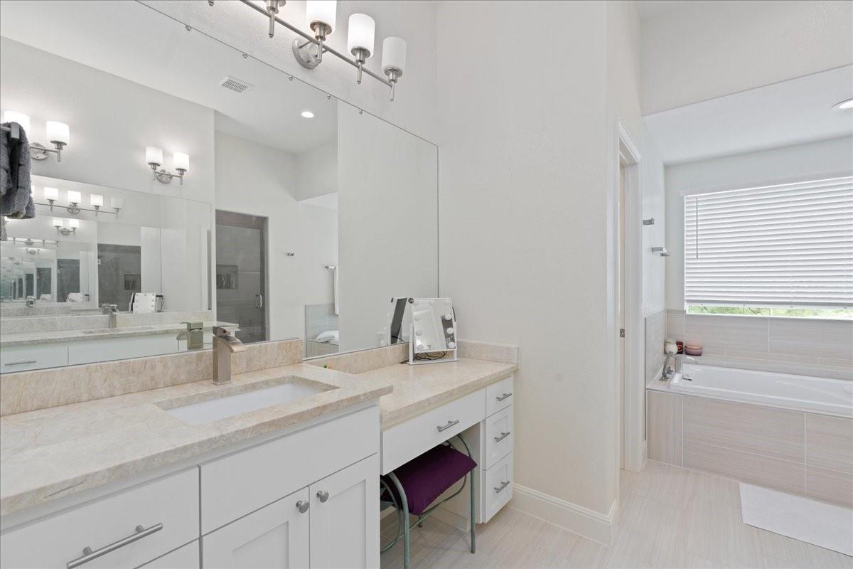 20913 Nimitz Ave, Lago Vista, TX 78645