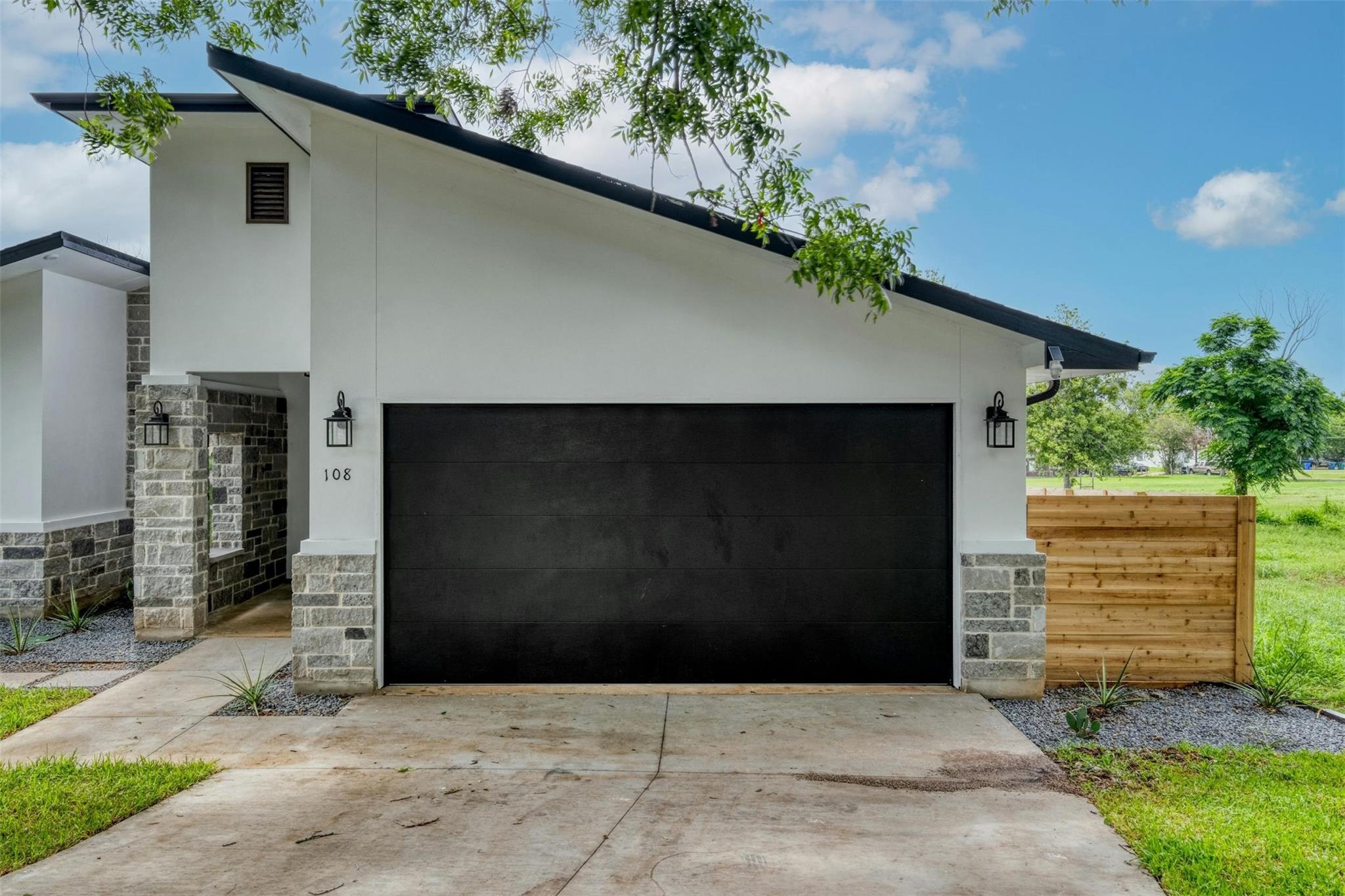 108 Bill St, Elgin, TX 78621