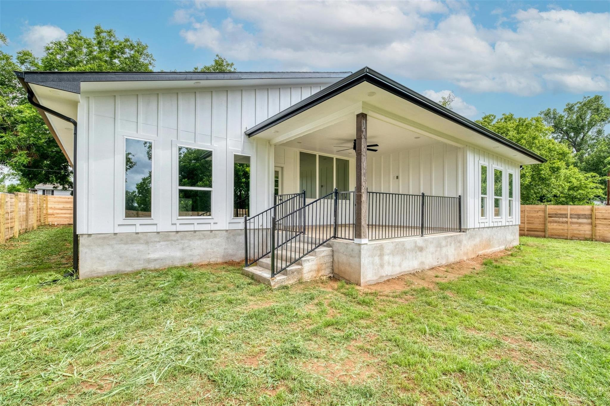 108 Bill St, Elgin, TX 78621