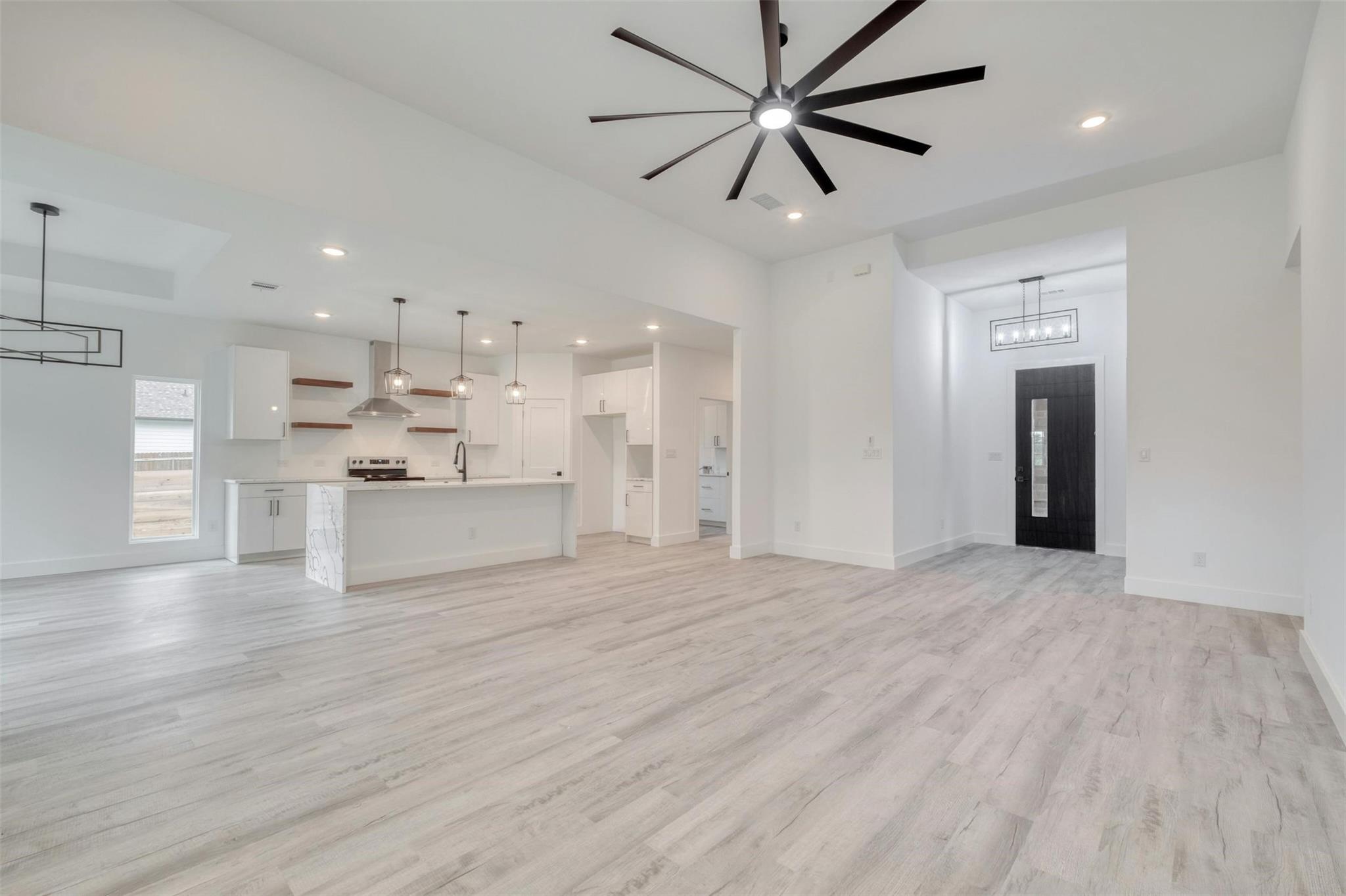 108 Bill St, Elgin, TX 78621