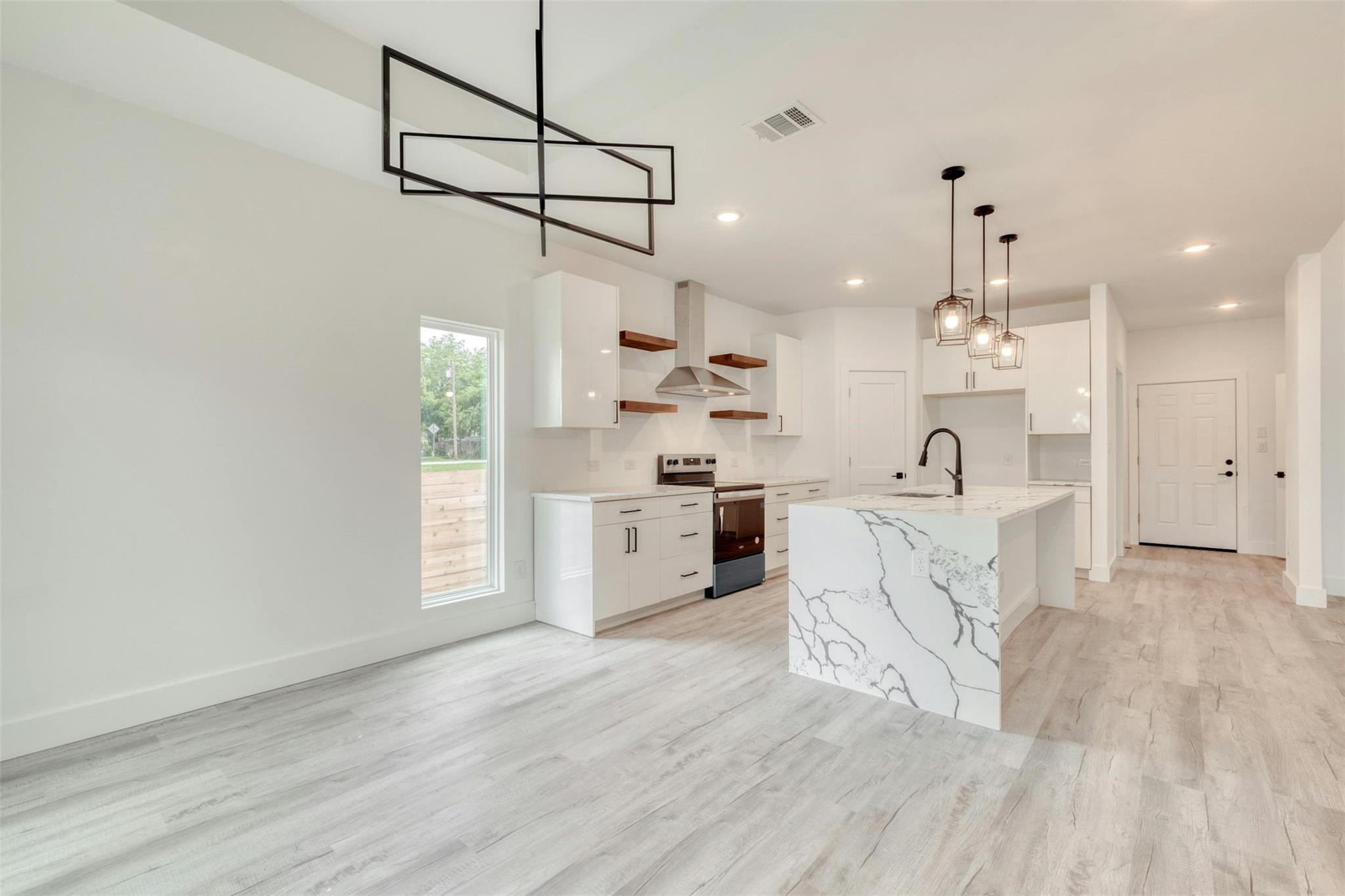 108 Bill St, Elgin, TX 78621