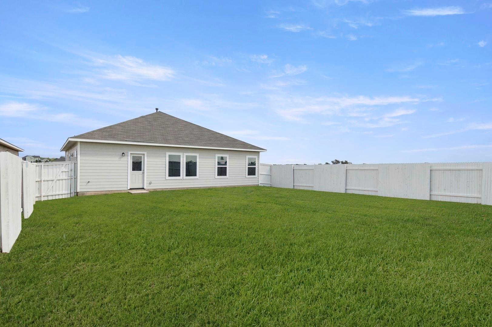 2431 Winding Creek Rd, Kyle, TX 78640