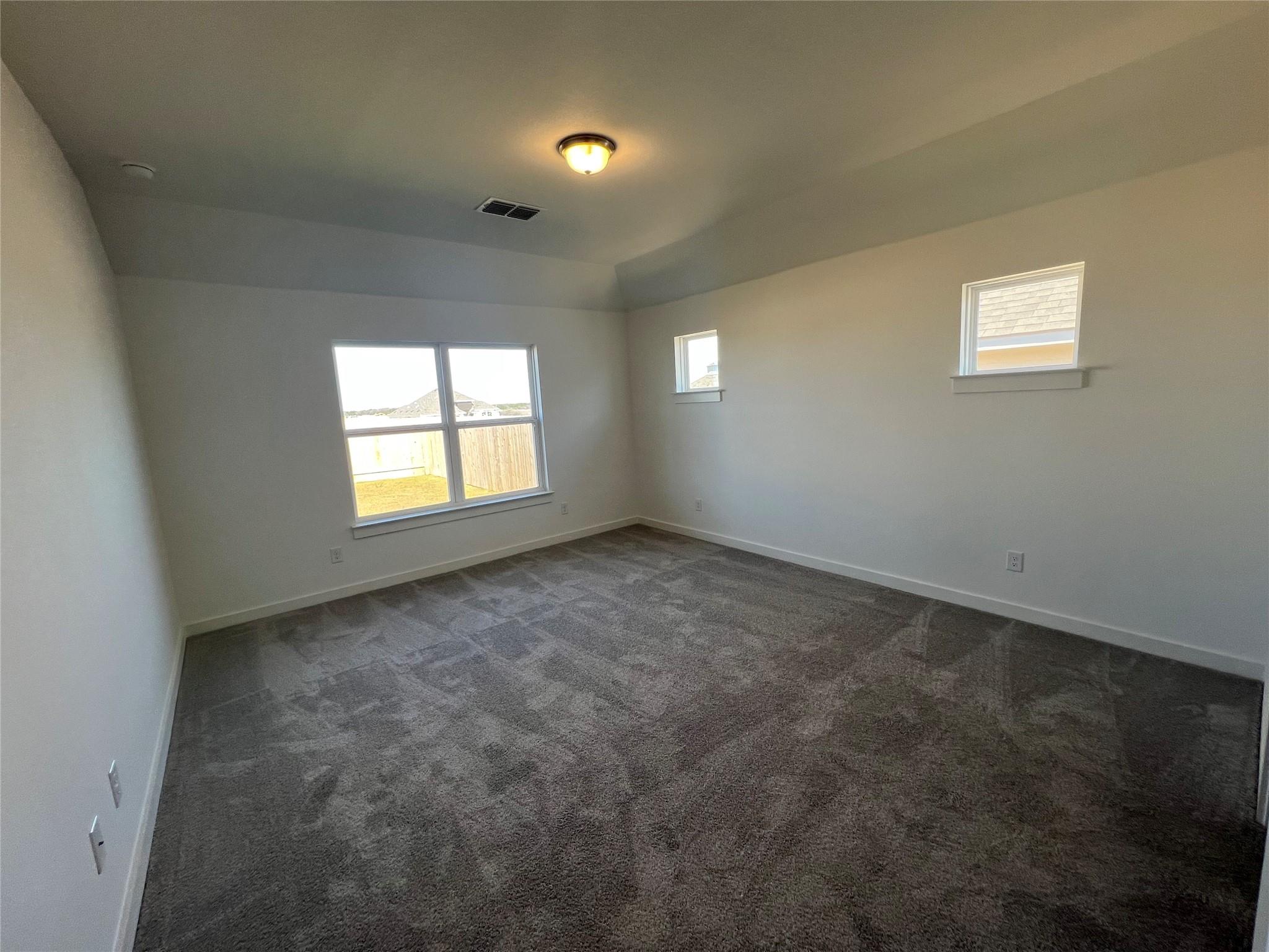 120 Old Silver Dr, Jarrell, TX 76537