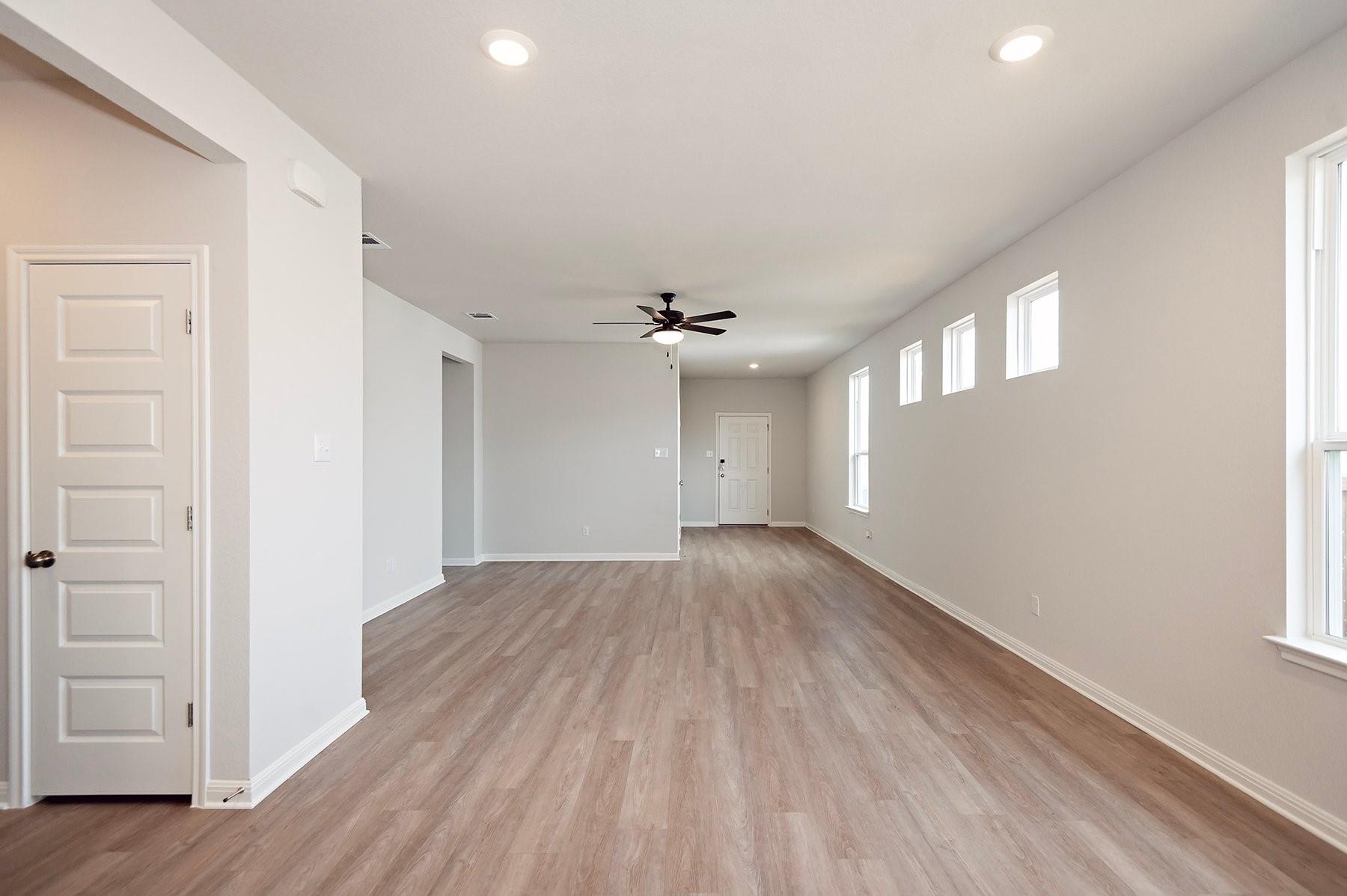 240 Alcatraz Loop, Jarrell, TX 76537