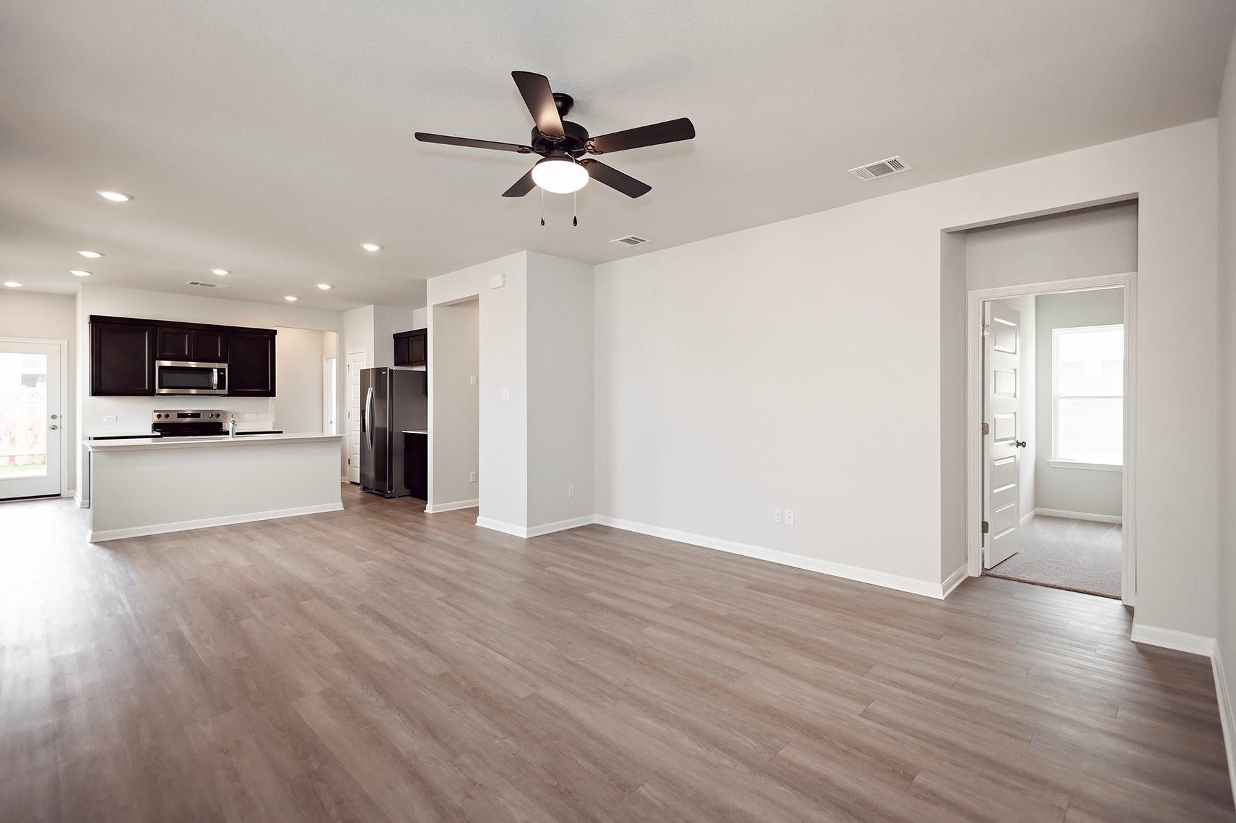 240 Alcatraz Loop, Jarrell, TX 76537