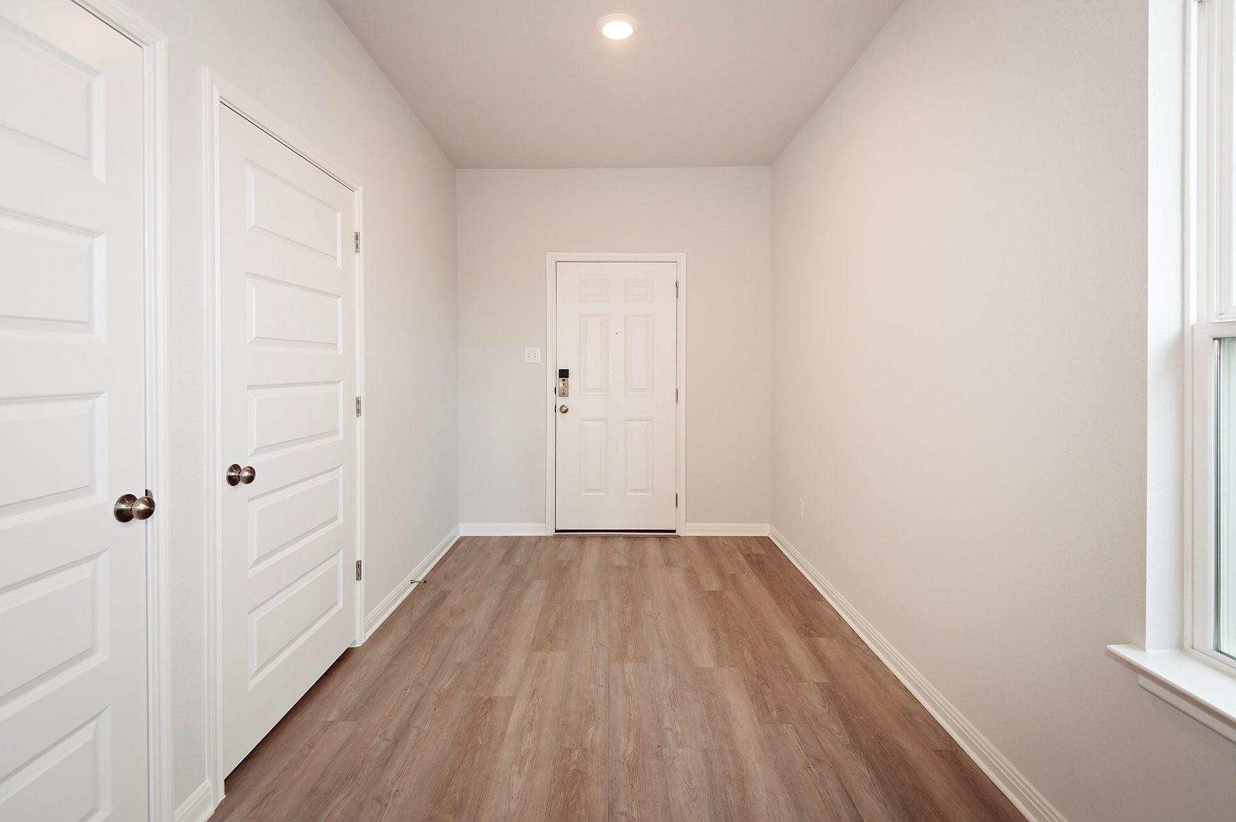 240 Alcatraz Loop, Jarrell, TX 76537