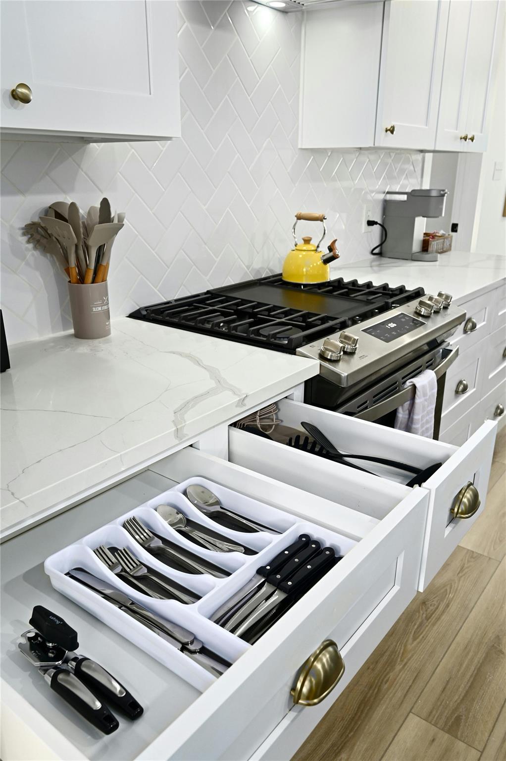 9414 Meadow Vale, Austin, TX 78758