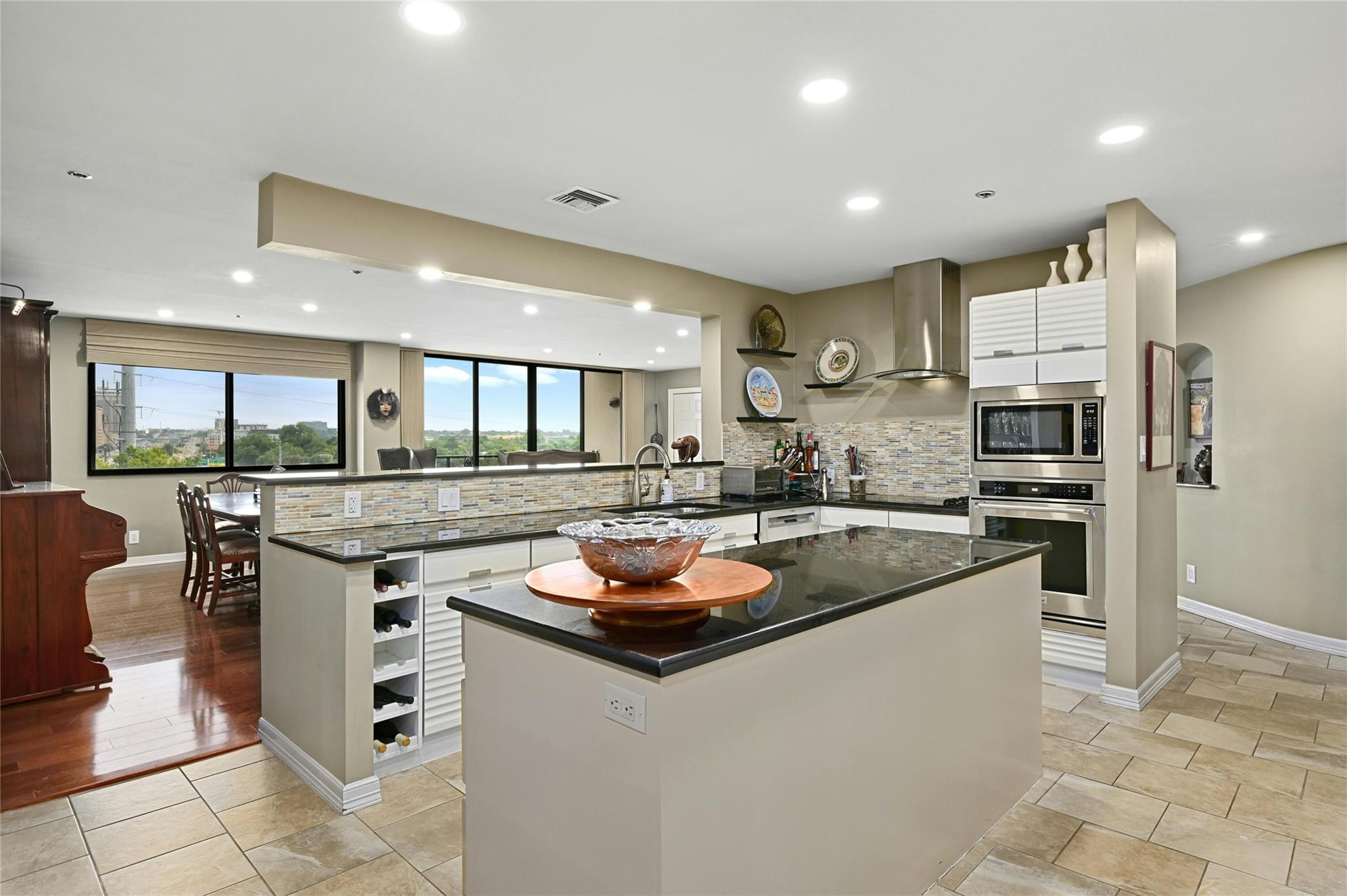 40 N Interstate Highway 35 # 8C1, Austin, TX 78701