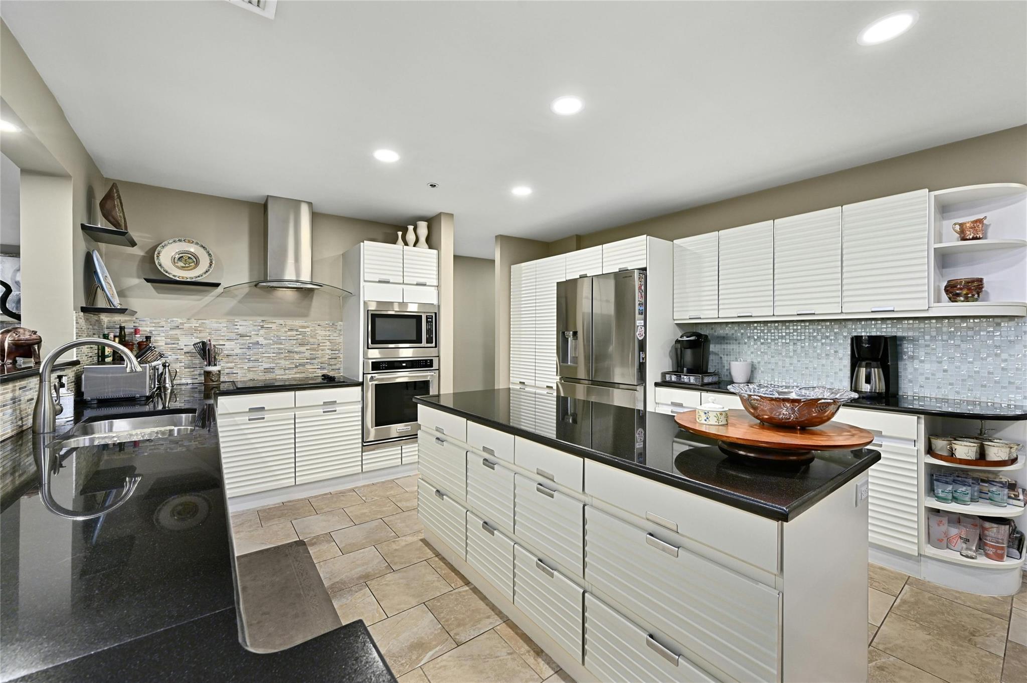 40 N Interstate Highway 35 # 8C1, Austin, TX 78701