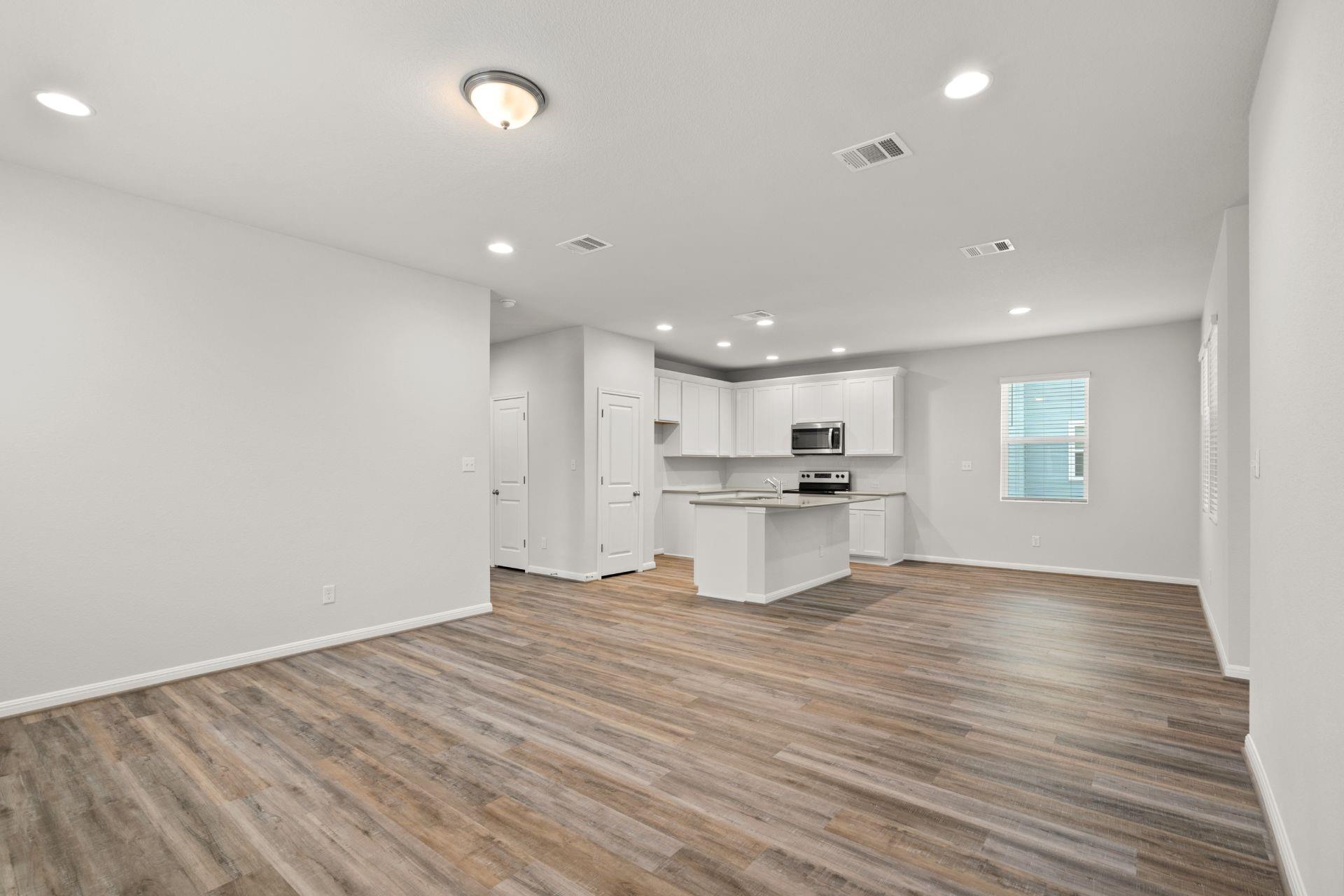 215 Cherry Blossom Ln, Taylor, TX 76574