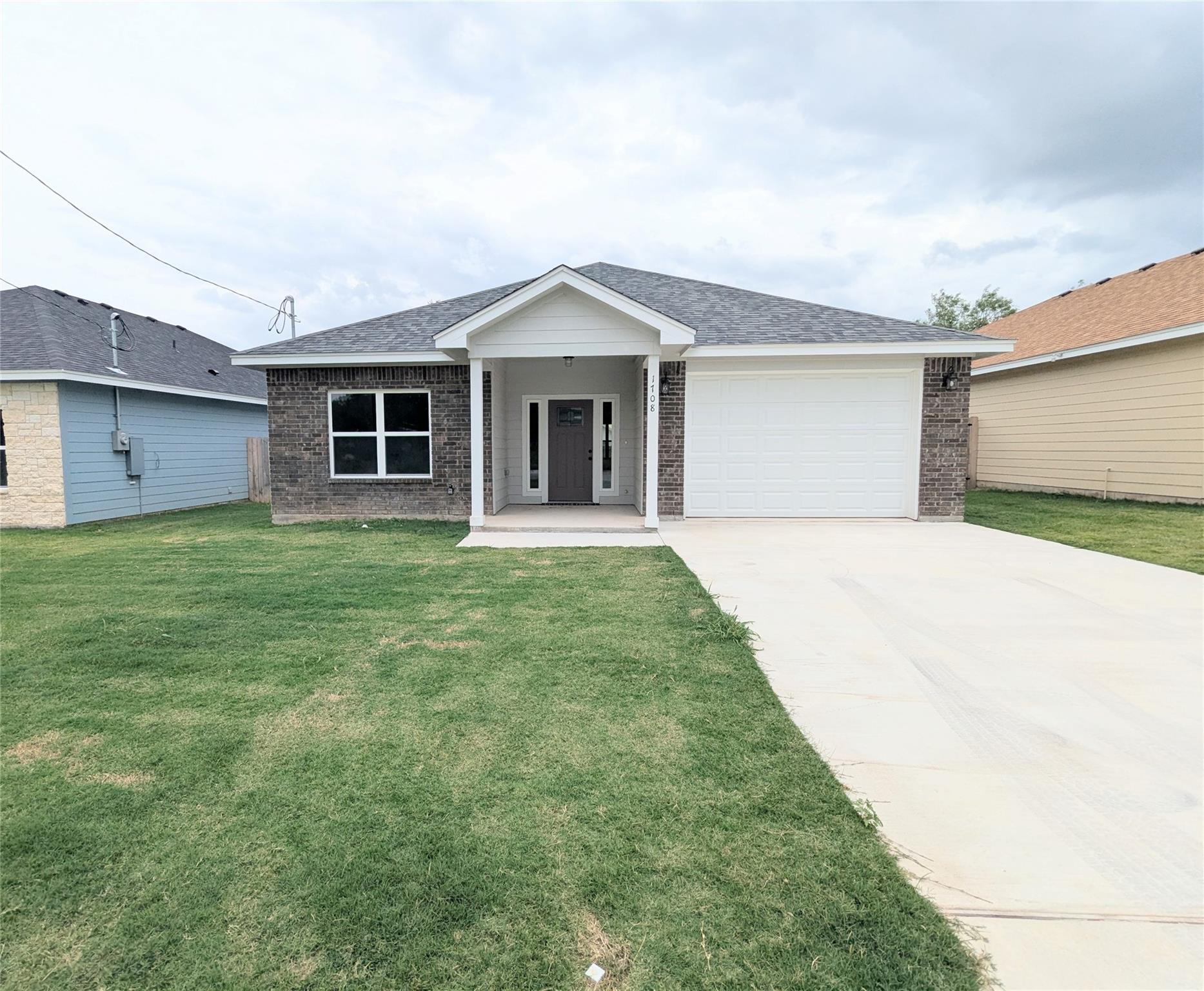 1708 E Ave G, Lampasas, TX 76550