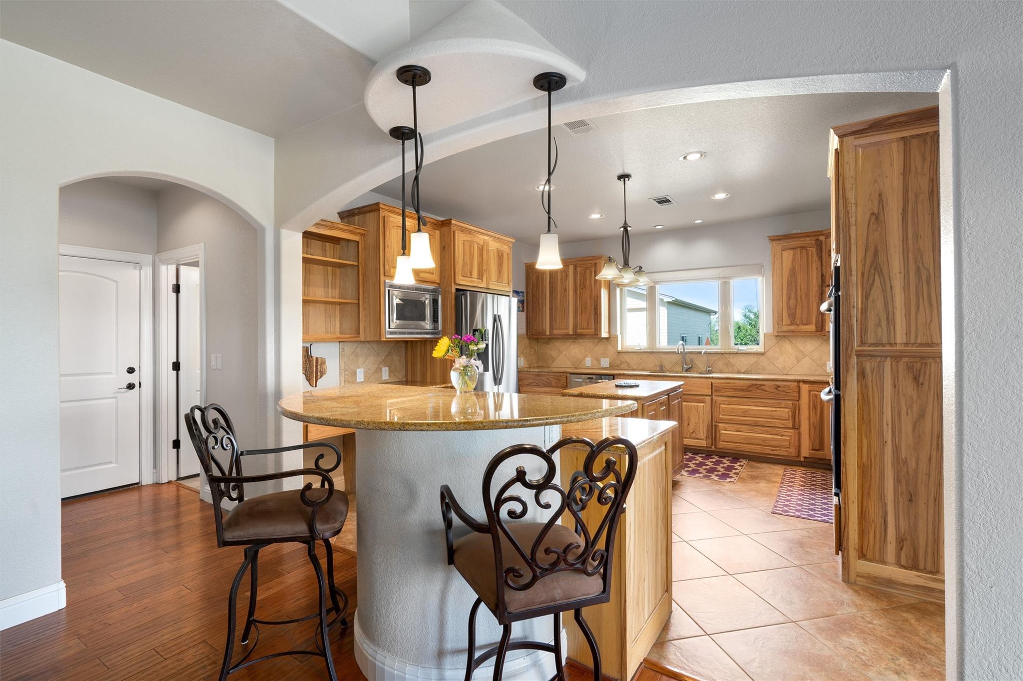 120 Oak Meadow Trl, Spicewood, TX 78669