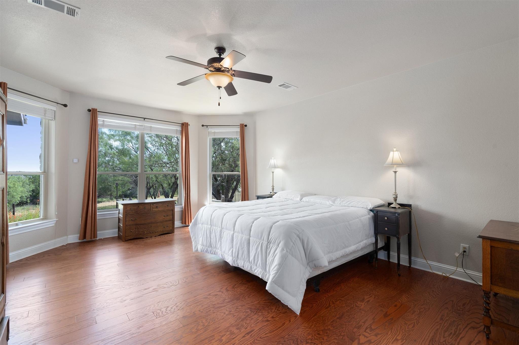 120 Oak Meadow Trl, Spicewood, TX 78669
