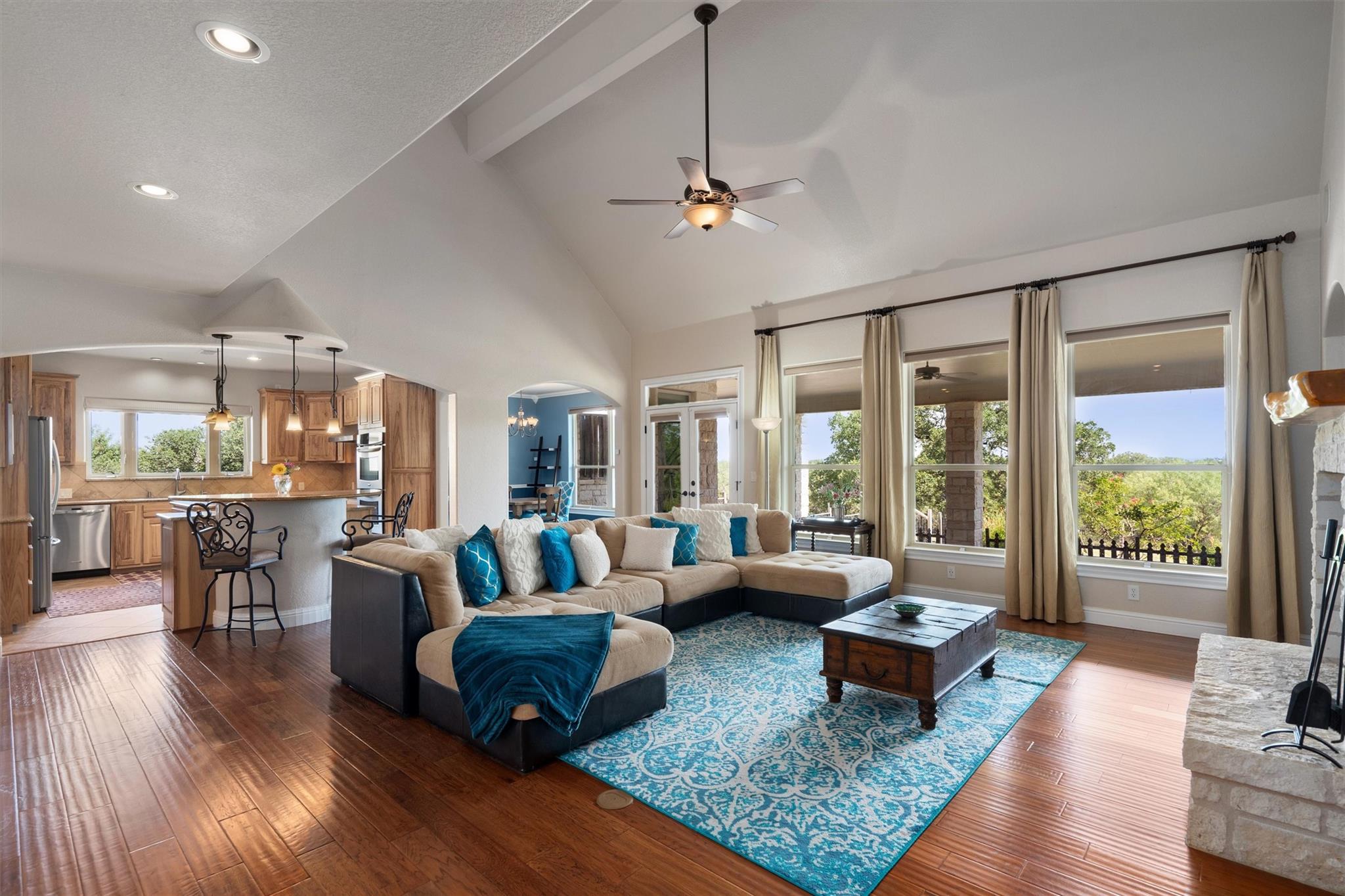 120 Oak Meadow Trl, Spicewood, TX 78669