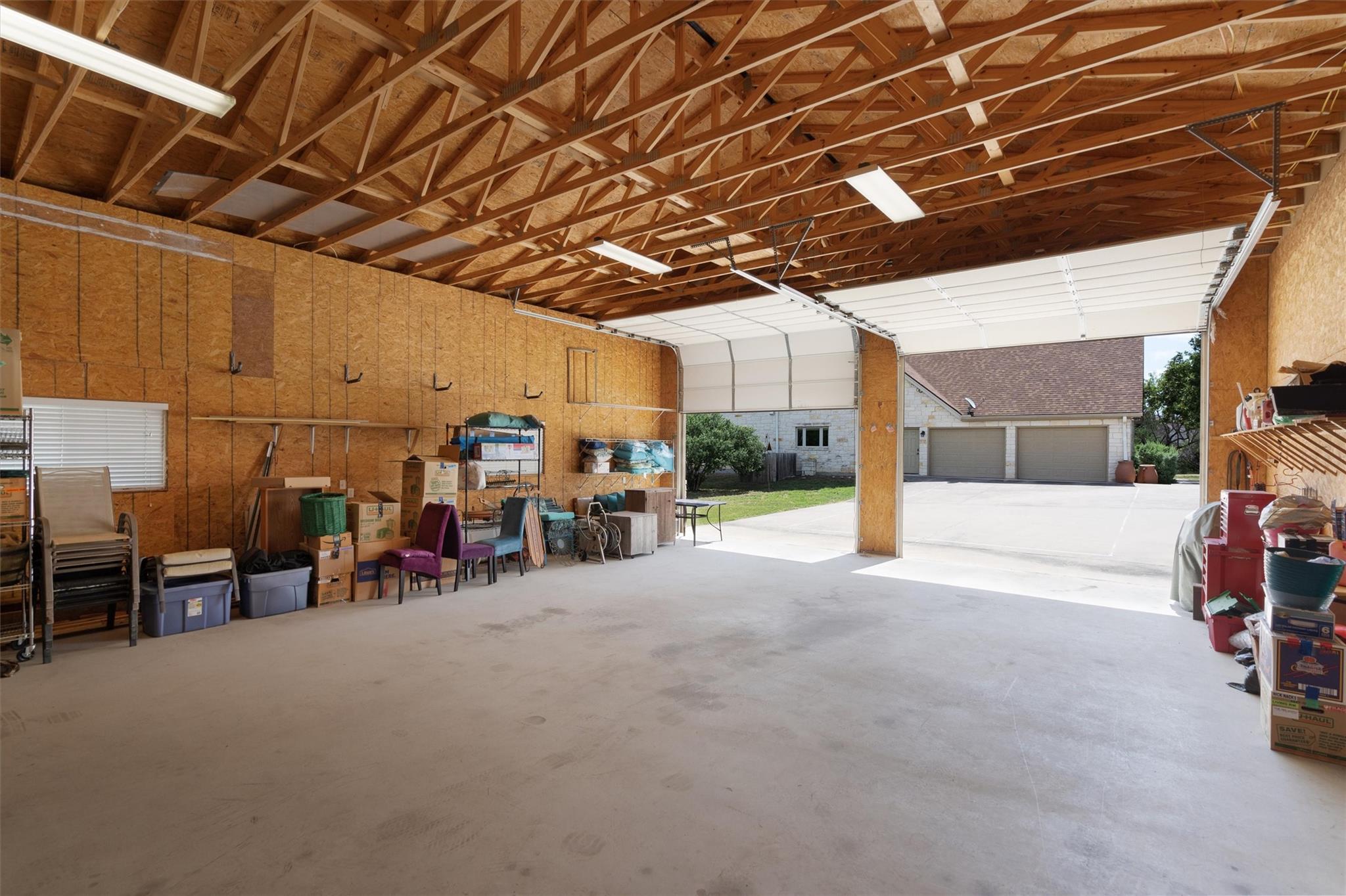 120 Oak Meadow Trl, Spicewood, TX 78669