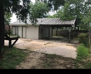 1017 W 3rd St W, Taylor, TX 76574