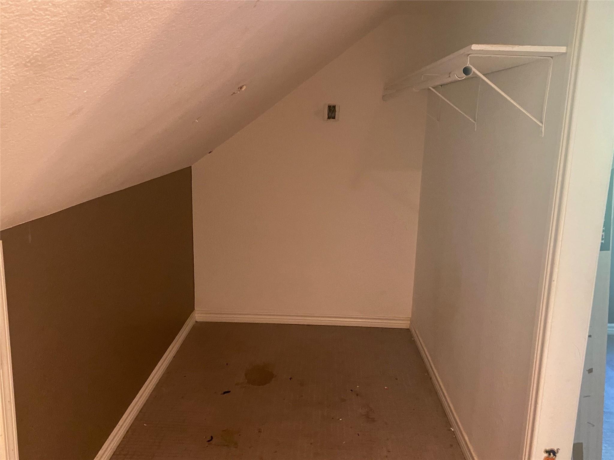 1017 W 3rd St W, Taylor, TX 76574