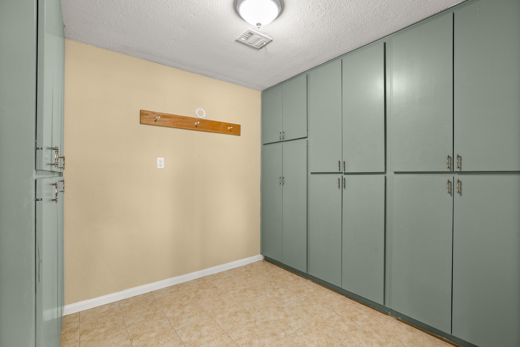 8712 Cele Rd # 1, Manor, TX 78653